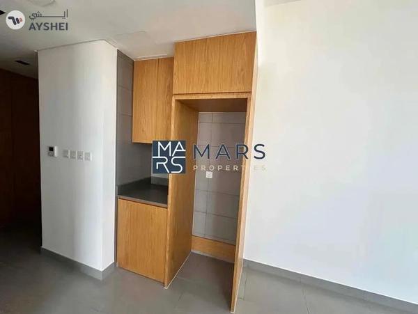 Brand new studio with gym pool and parking