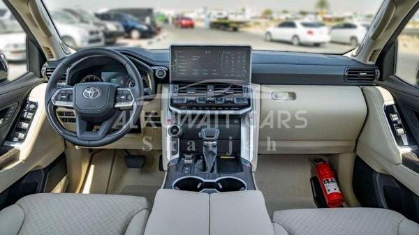 Toyota Land Cruiser TOYOTA LAND CRUISER LC300 VXR 3.3D AT MY2025 – BLACK