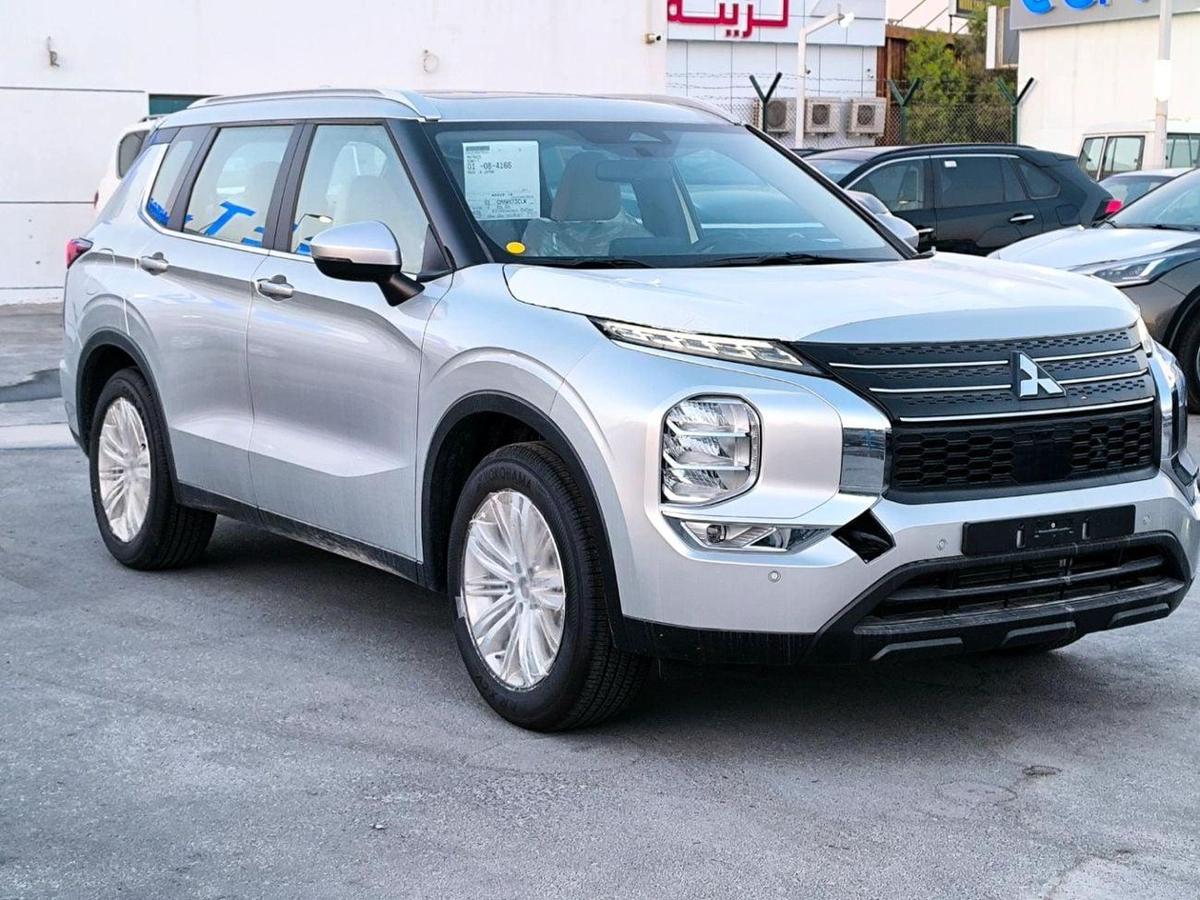 Mitsubishi Outlander OUTLANDER 5P-M-LINE 2.5L SUV FWD 5Doors-2-2