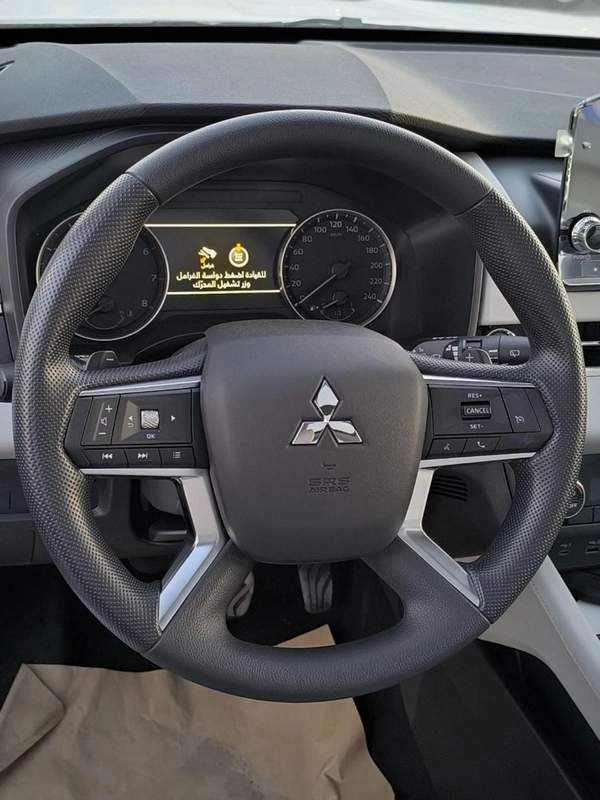 Mitsubishi Outlander OUTLANDER 5P-M-LINE 2.5L SUV FWD 5Doors