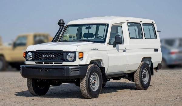 Toyota Land Cruiser 70 LC78 4.2L V6 DIESEL 3DOOR
