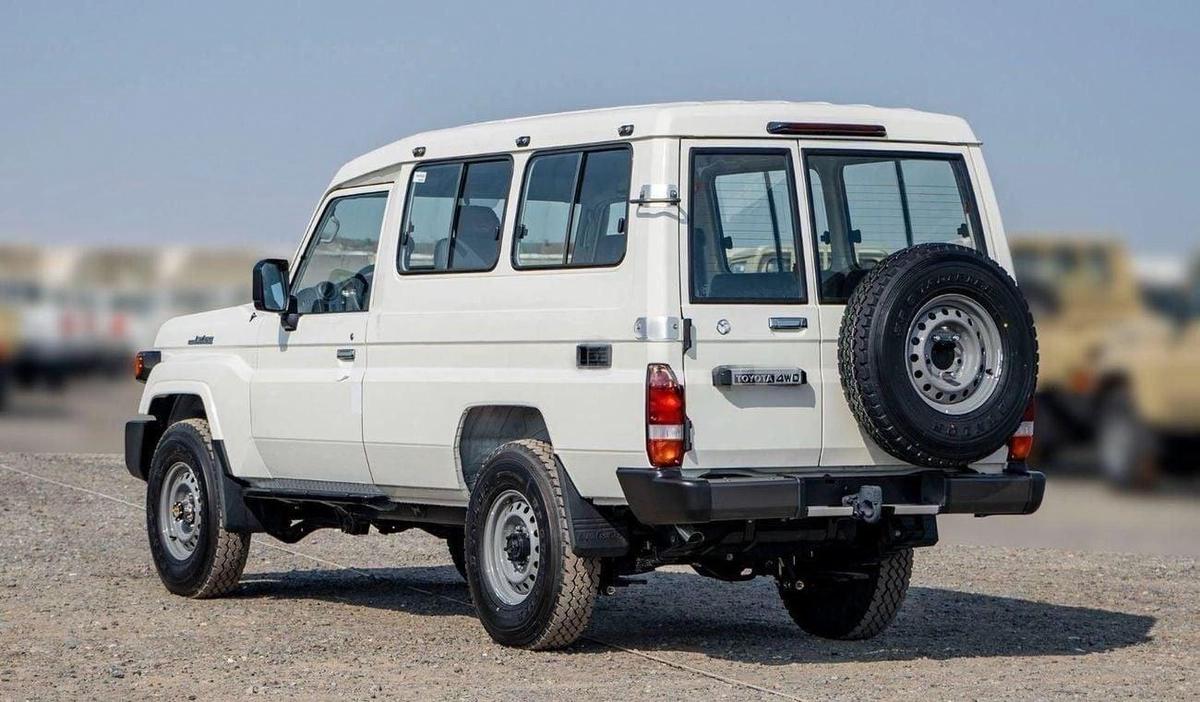 Toyota Land Cruiser 70 LC78 4.2L V6 DIESEL 3DOOR-6-6