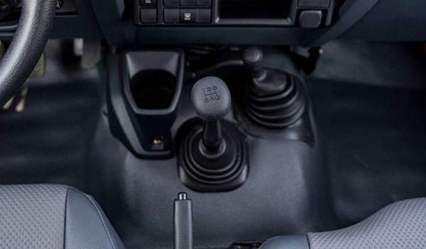 Toyota Land Cruiser 70 LC78 4.2L V6 DIESEL 3DOOR