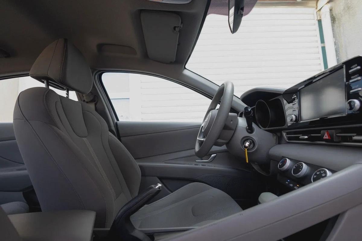 Hyundai Elantra / Avante 2023-18-18