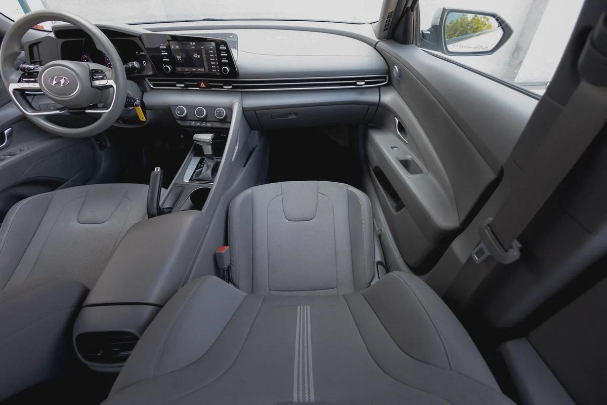 Hyundai Elantra / Avante 2023-12-12