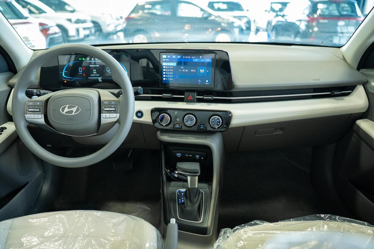 HYUNDAI ACCENT LUXUARY 1.5L 2026-13-13