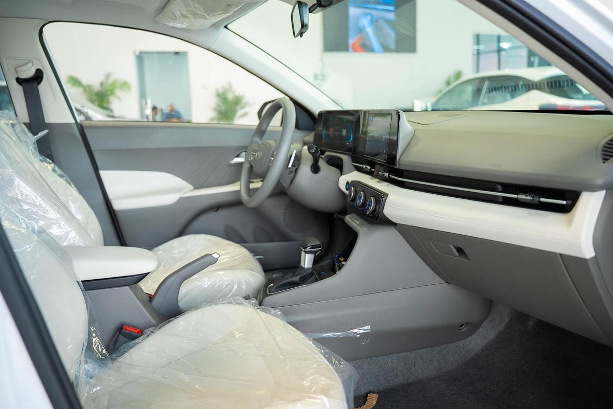 HYUNDAI ACCENT LUXUARY 1.5L 2026-16-16