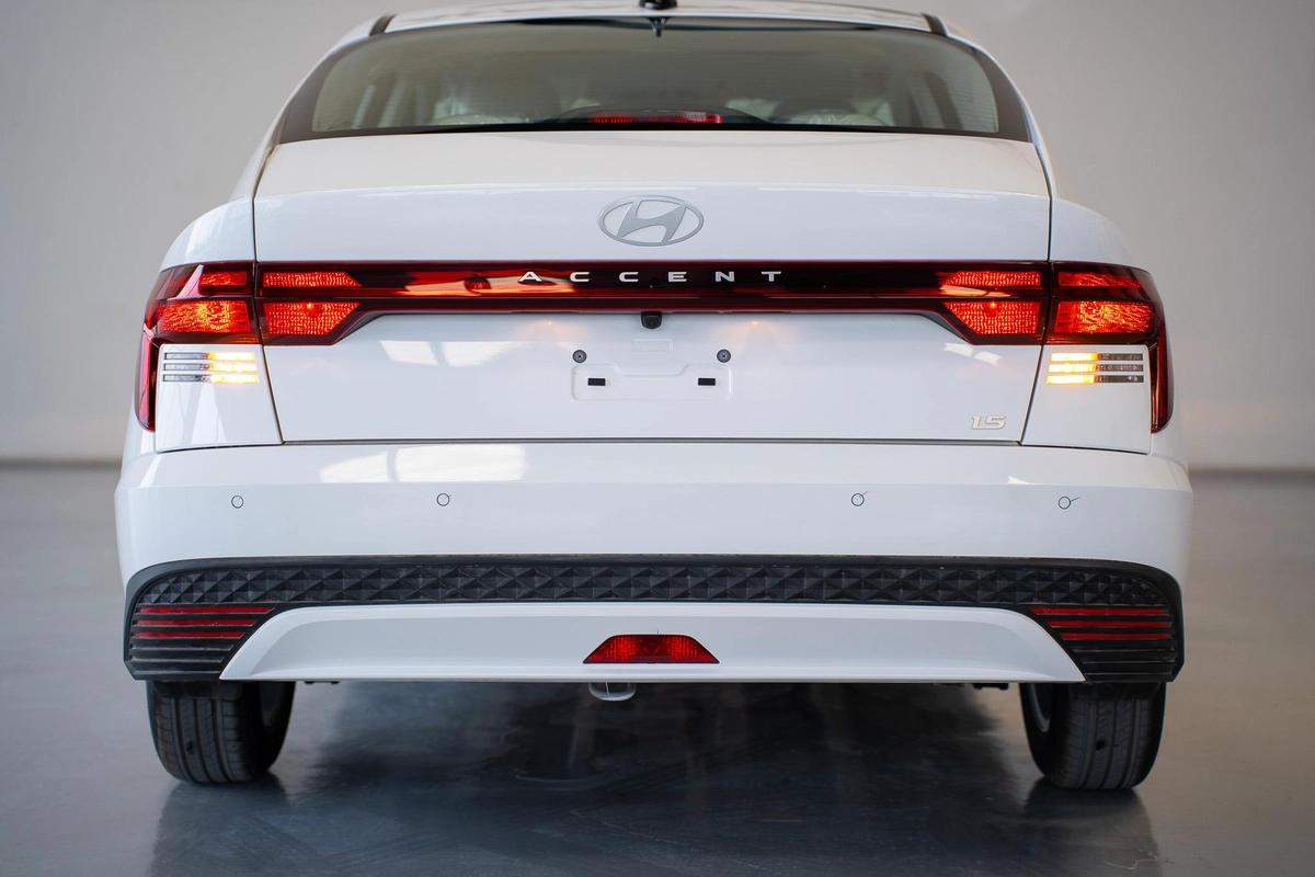 HYUNDAI ACCENT LUXUARY 1.5L 2026-19-19
