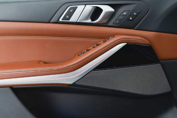 4,240 AED / 60 months | 0% DP | 2021 BMW X5 M50i / Full BMW Service History