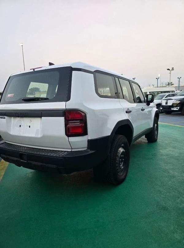 Toyota Prado 2.4L PETROL 2024 GCC