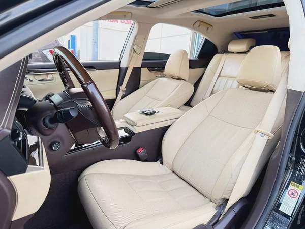 لكزس ES350 فل اوبشن دبه كهربا اسود / بيج خليجي 2017 Lexus ES 350 - GCC Specs