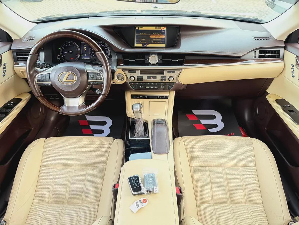 لكزس ES350 فل اوبشن دبه كهربا اسود / بيج خليجي 2017 Lexus ES 350 - GCC Specs-9-9