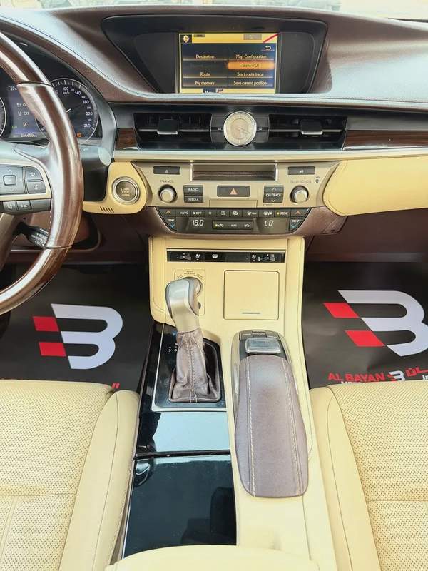 لكزس ES350 فل اوبشن دبه كهربا اسود / بيج خليجي 2017 Lexus ES 350 - GCC Specs