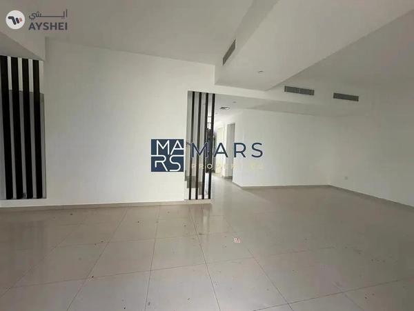 Lavish 4 Bedrooms Townhouse is Second Phase Corner unit is available for Sales