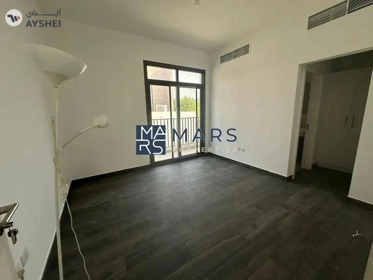 Lavish 4 Bedrooms Townhouse is Second Phase Corner unit is available for Sales-12-12