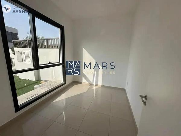 Lavish 4 Bedrooms Townhouse is Second Phase Corner unit is available for Sales