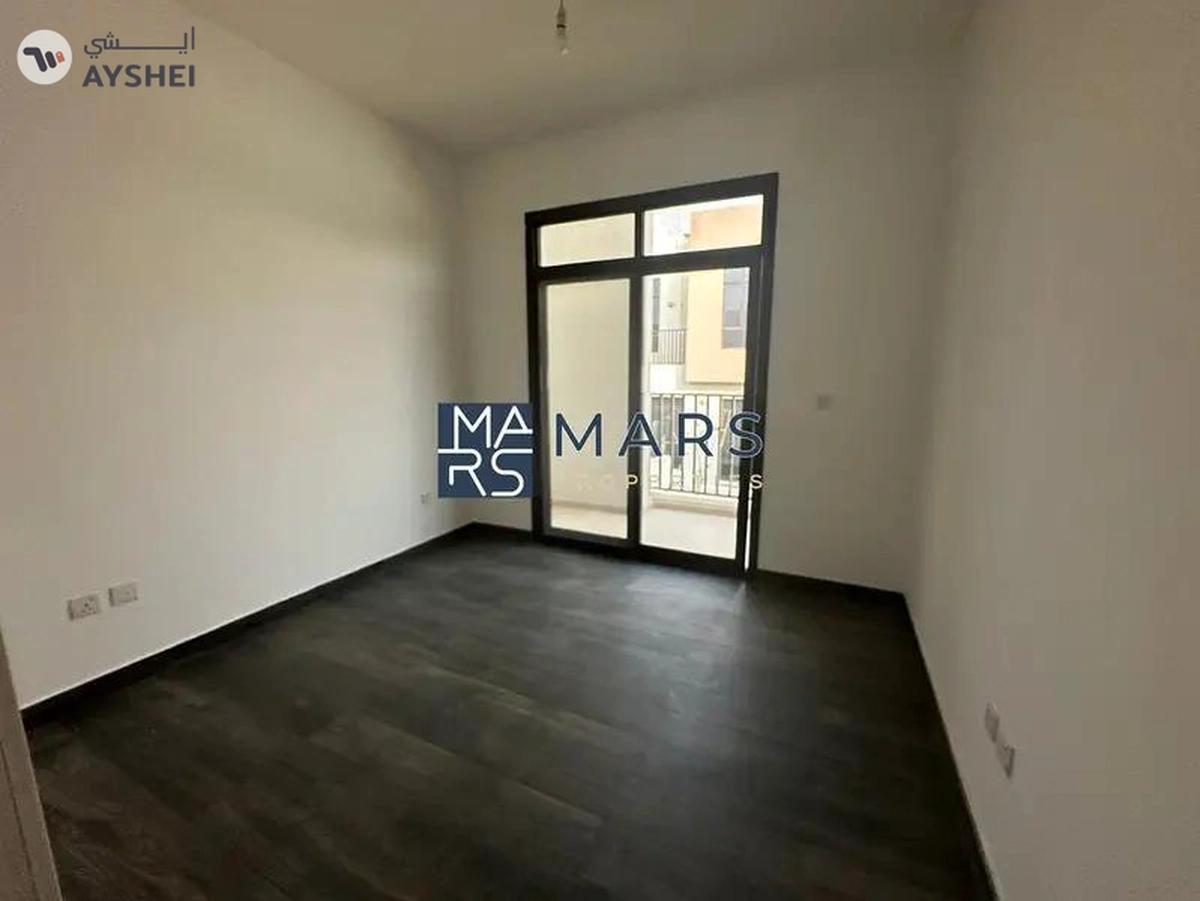 Lavish 4 Bedrooms Townhouse is Second Phase Corner unit is available for Sales-14-14