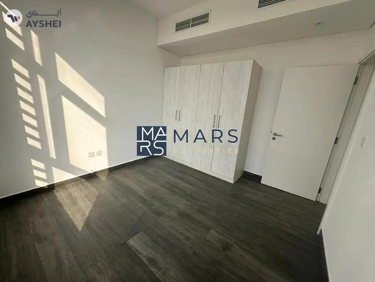 Lavish 4 Bedrooms Townhouse is Second Phase Corner unit is available for Sales-16-16