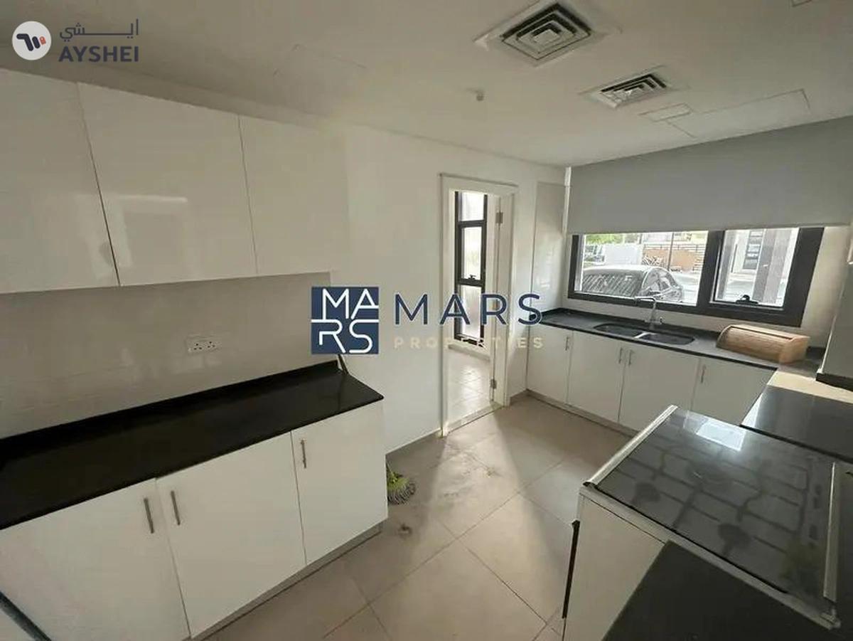 Lavish 4 Bedrooms Townhouse is Second Phase Corner unit is available for Sales-17-17