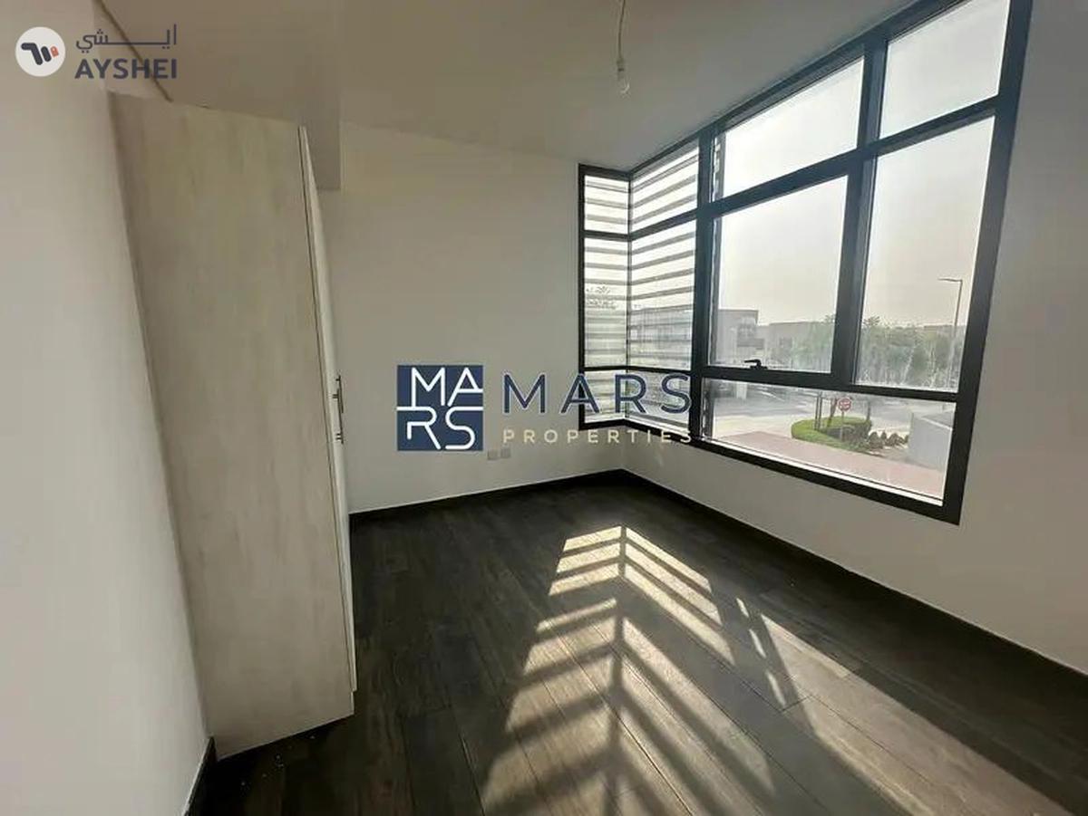 Lavish 4 Bedrooms Townhouse is Second Phase Corner unit is available for Sales-18-18