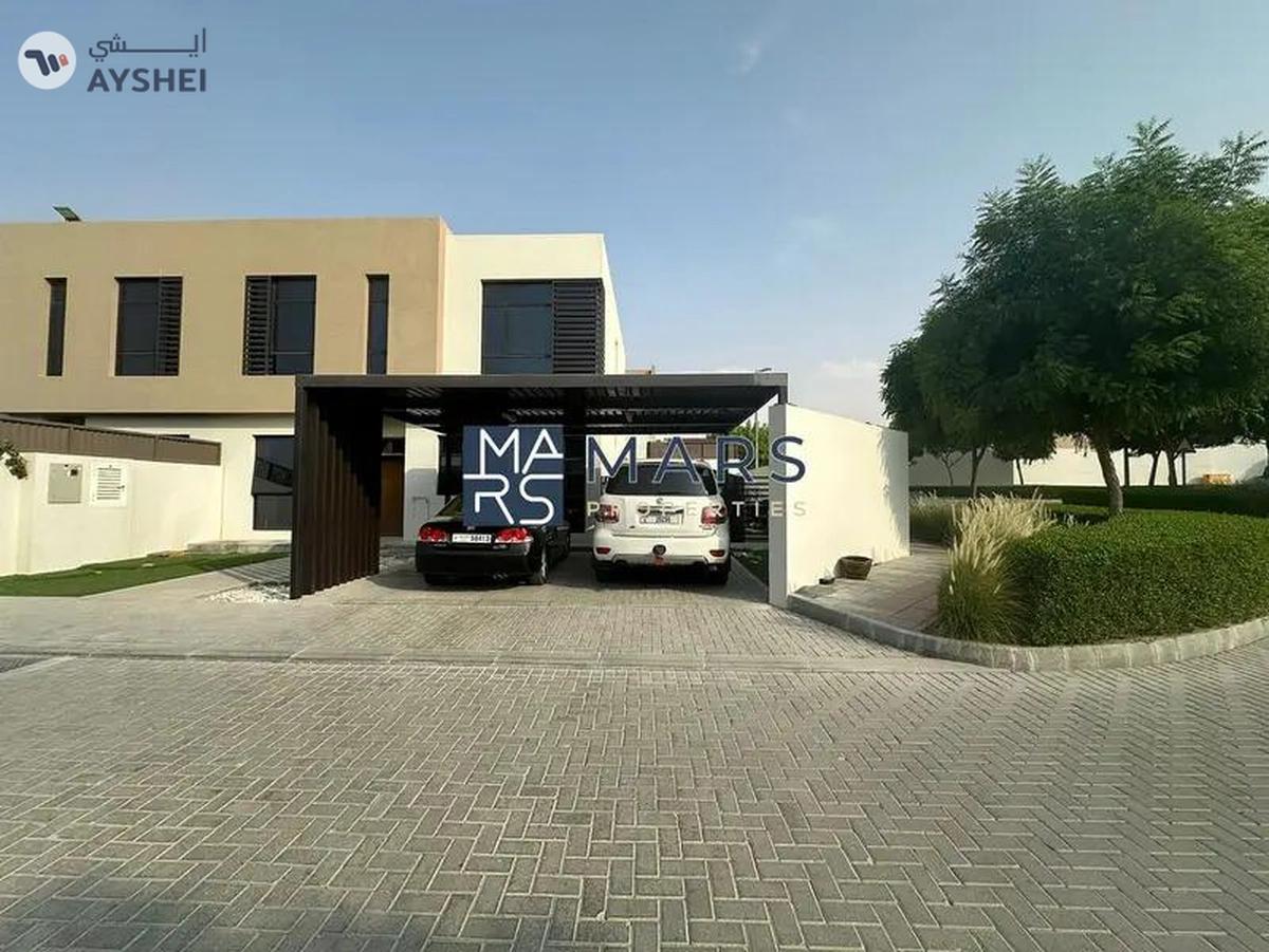 Lavish 4 Bedrooms Townhouse is Second Phase Corner unit is available for Sales-0-0