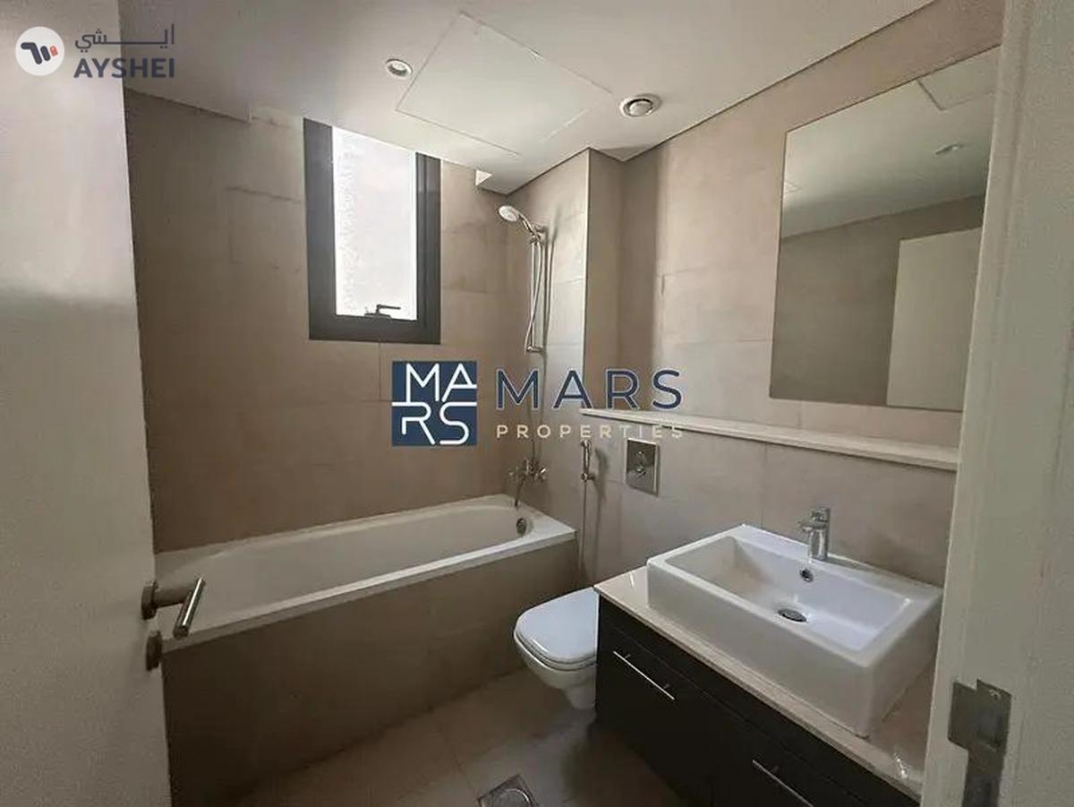 Lavish 4 Bedrooms Townhouse is Second Phase Corner unit is available for Sales-5-5