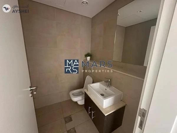 Lavish 4 Bedrooms Townhouse is Second Phase Corner unit is available for Sales