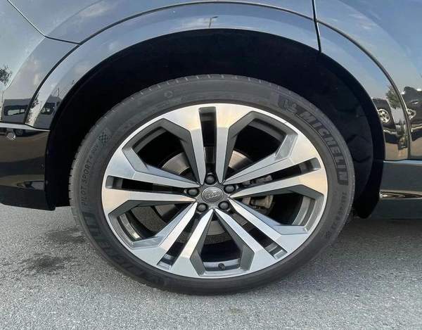 Audi Q8 55 TFSI quattro S-Line 3.0L (340 HP) -Al Nabooda