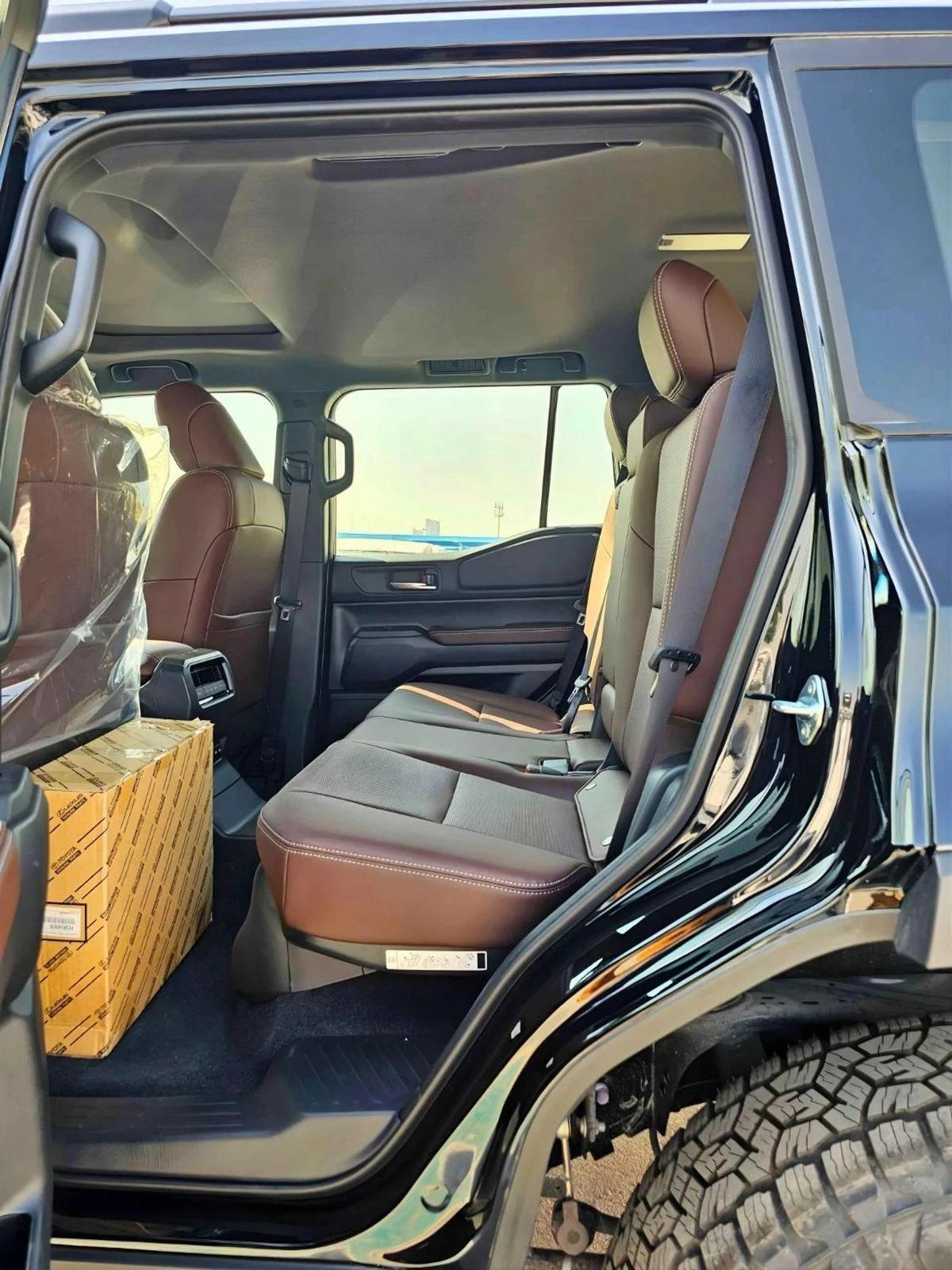 Toyota Prado ADVENTURE TURBO | 2.4L PETROL V4 | GCC SPEC | LEATHER WITH DRIVE ELECTRIC SEAT-6-6