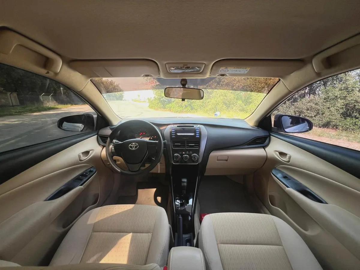 Toyota Yaris 2022 1.5L _GCC Specs_Monthly Installment 700aed-1-1