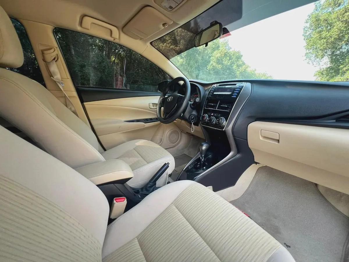 Toyota Yaris 2022 1.5L _GCC Specs_Monthly Installment 700aed-7-7