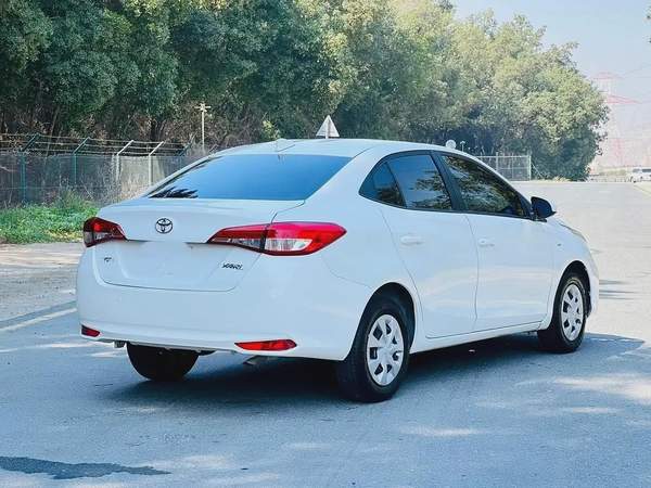 Toyota Yaris 2022 1.5L _GCC Specs_Monthly Installment 700aed