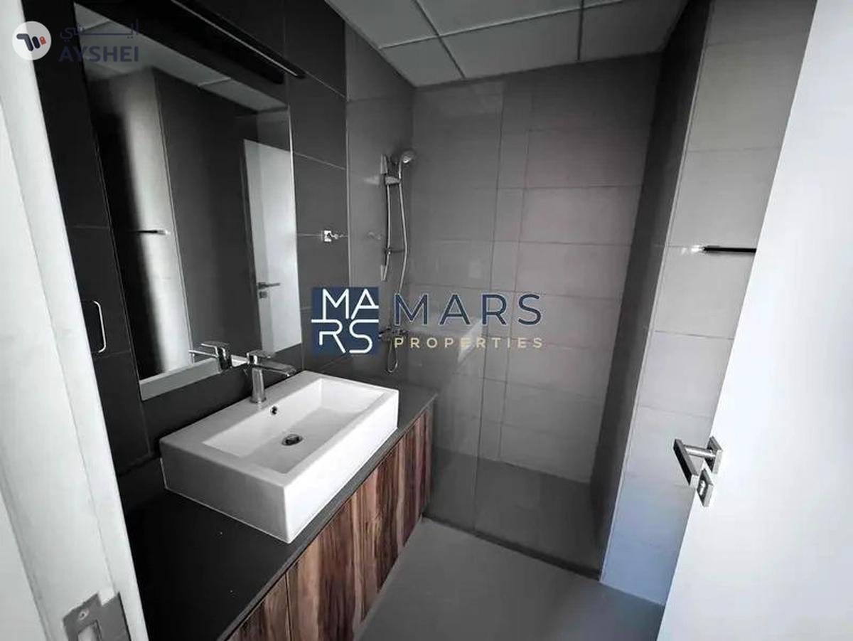 Luxurious brand new one bedroom with all facilities available-14-14