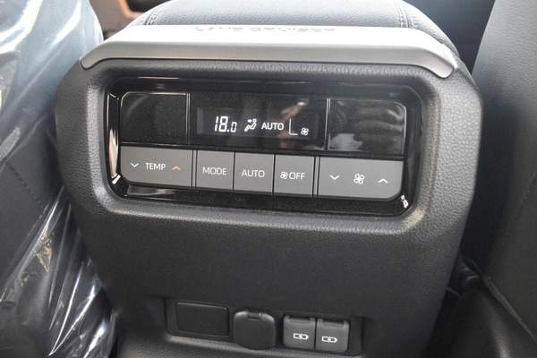 Toyota Prado TOYOTA-PRADO 2.8L ADV