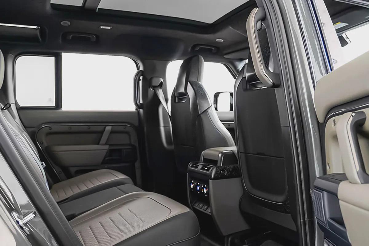 15,778 AED / 60 months | DP | 2025 Land Rover Defender 110 OCTA Edition One P635 V8 / European Spec-13-13