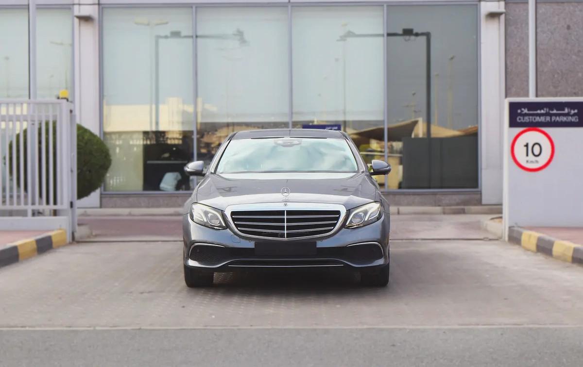 Mercedes-Benz E-Class E 300 2018 - Korean Specs - Excellent Condition-2-2