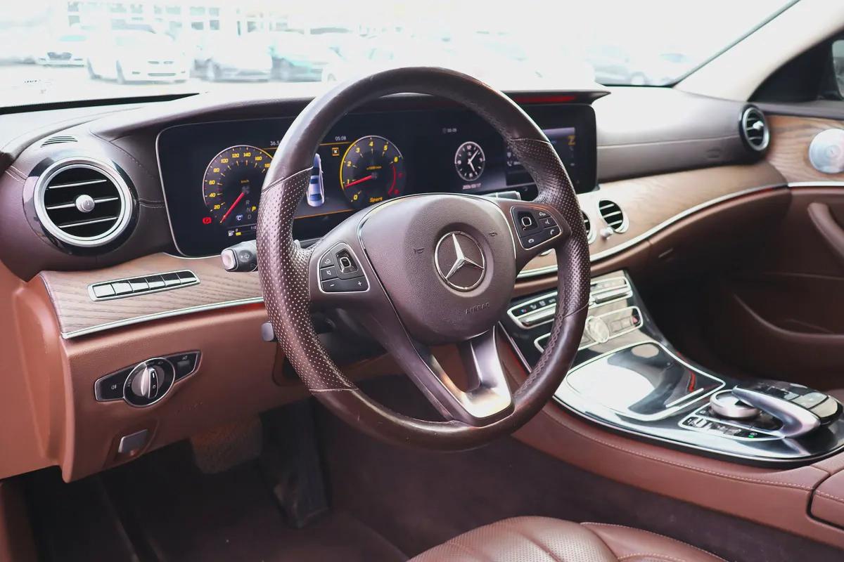 Mercedes-Benz E-Class E 300 2018 - Korean Specs - Excellent Condition-4-4