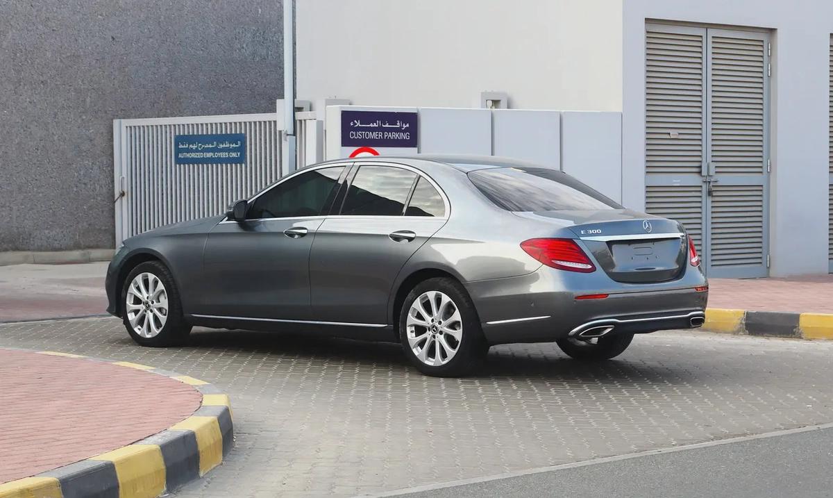 Mercedes-Benz E-Class E 300 2018 - Korean Specs - Excellent Condition-19-19