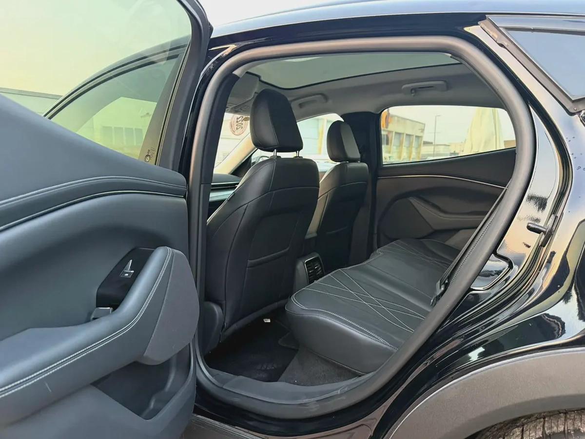 2022 Ford Mustang, black, in good condition, full options-8-8