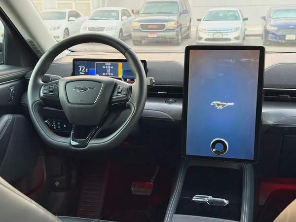 2022 Ford Mustang, black, in good condition, full options