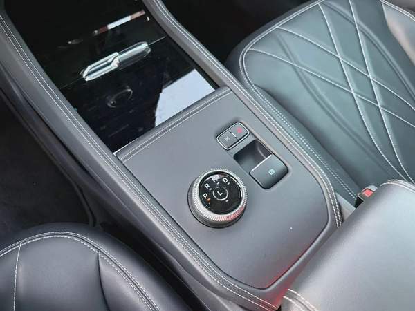 2022 Ford Mustang, black, in good condition, full options