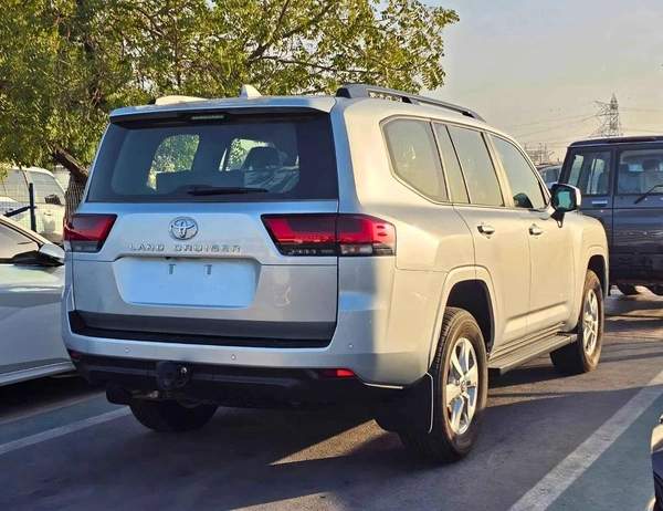 Toyota Land Cruiser GXR BASIC / 4.0L PETROL V6 / SUNROOF / LEATHER WITH DRIVER POWER SEAT