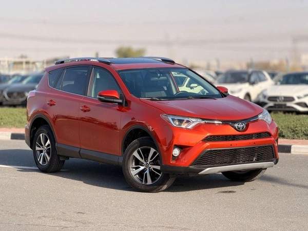 Toyota RAV4 XLE 2.5L sunroof, leather seats full option