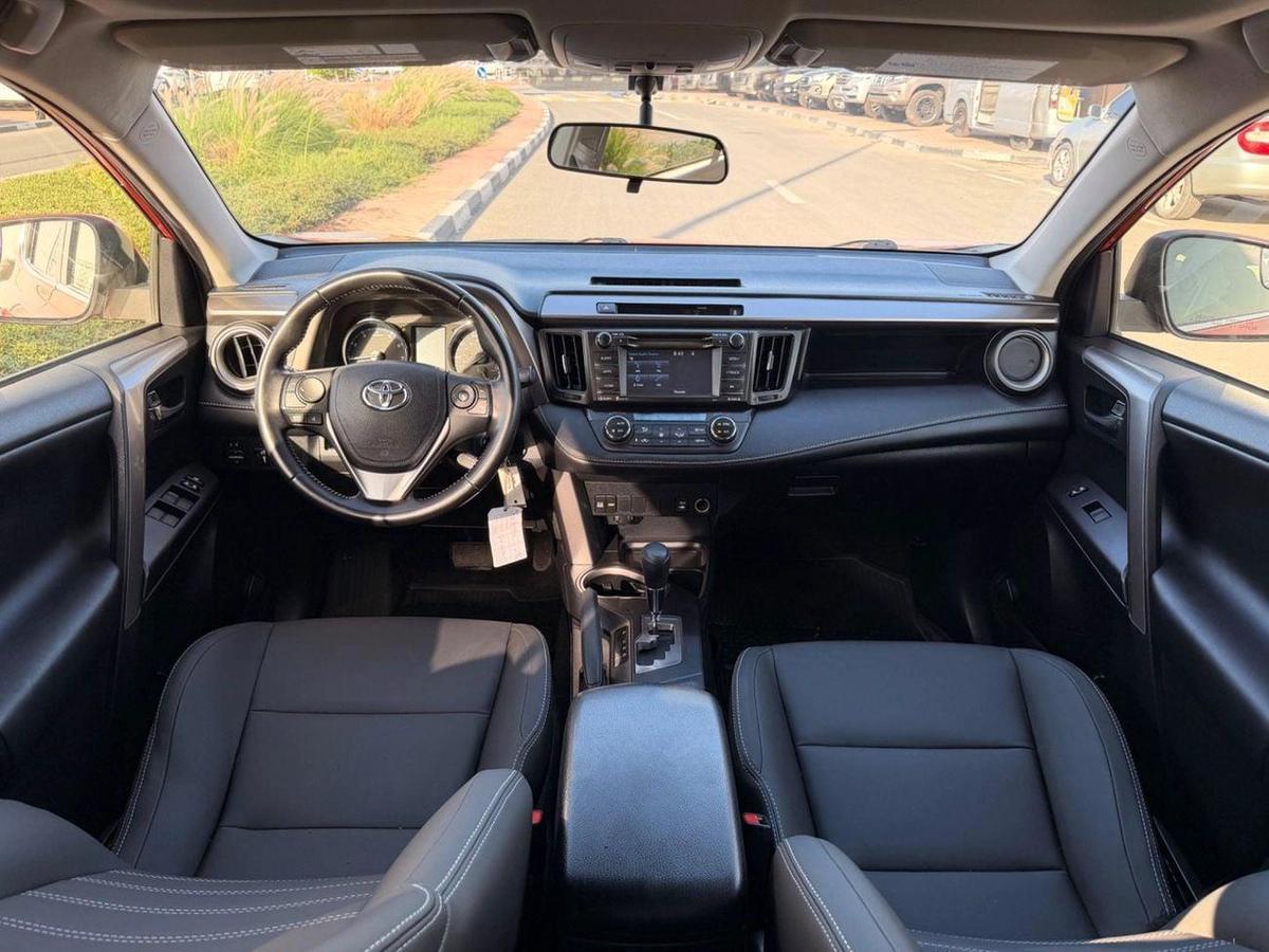 Toyota RAV4 XLE 2.5L sunroof, leather seats full option-4-4