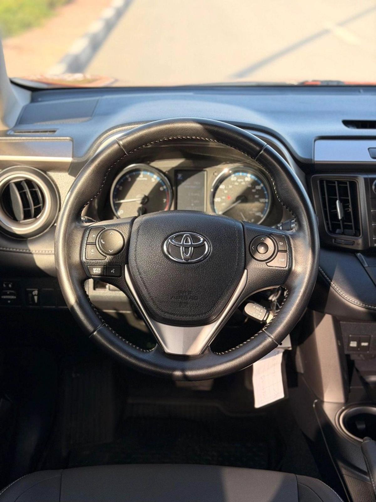 Toyota RAV4 XLE 2.5L sunroof, leather seats full option-8-8