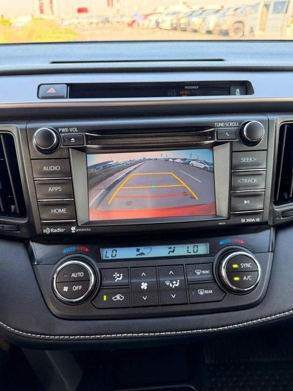 Toyota RAV4 XLE 2.5L sunroof, leather seats full option