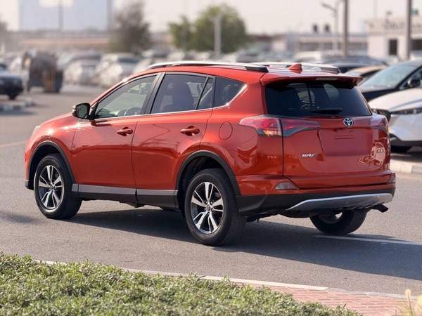 Toyota RAV4 XLE 2.5L sunroof, leather seats full option