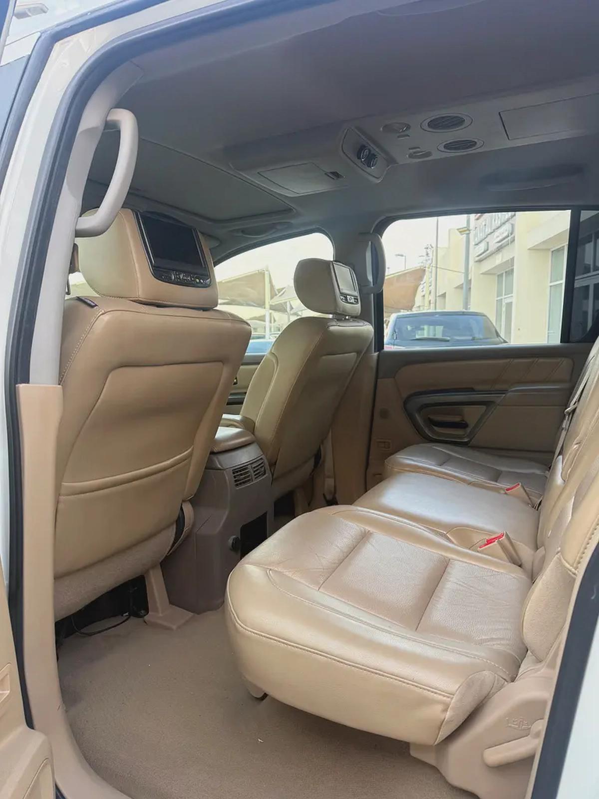 Nissan Armada LE GCC original paint accident free excellent condition-10-10