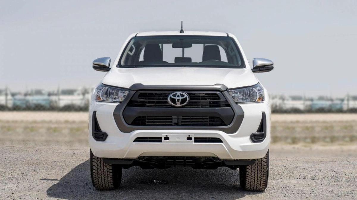 Toyota Hilux HILUX 2.4L MED OPTION DIESEL 2024-1-1