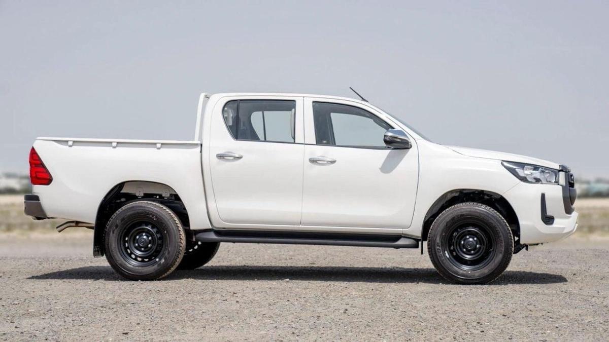 Toyota Hilux HILUX 2.4L MED OPTION DIESEL 2024-3-3